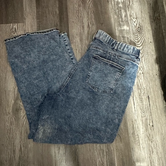 Dc and plus size jeans in euc (size 22) - Picture 2 of 4